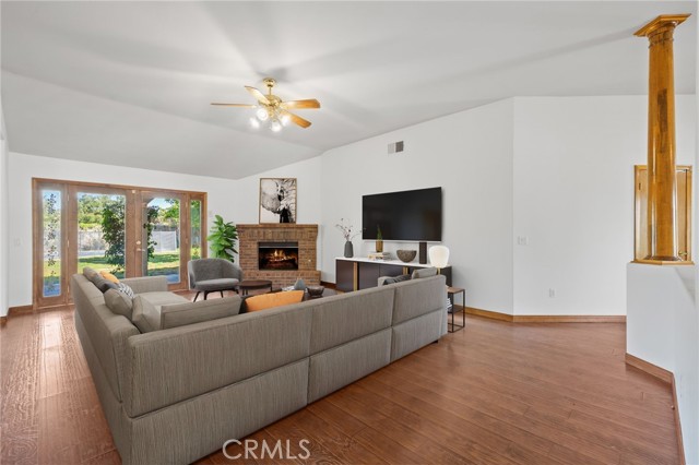 631 Faversham Way, Bakersfield CA: https://media.crmls.org/medias/a45b5ac5-dfa0-4f88-a47d-1ce9fd1222d8.jpg