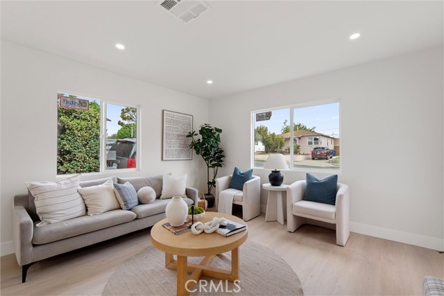 Detail Gallery Image 3 of 25 For 5004 W 138th, Hawthorne,  CA 90250 - 3 Beds | 2 Baths