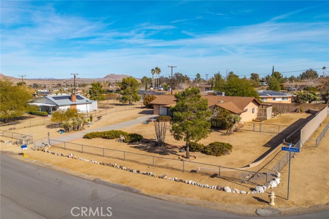 Detail Gallery Image 3 of 34 For 7453 Victoria Ave, Yucca Valley,  CA 92284 - 2 Beds | 2 Baths