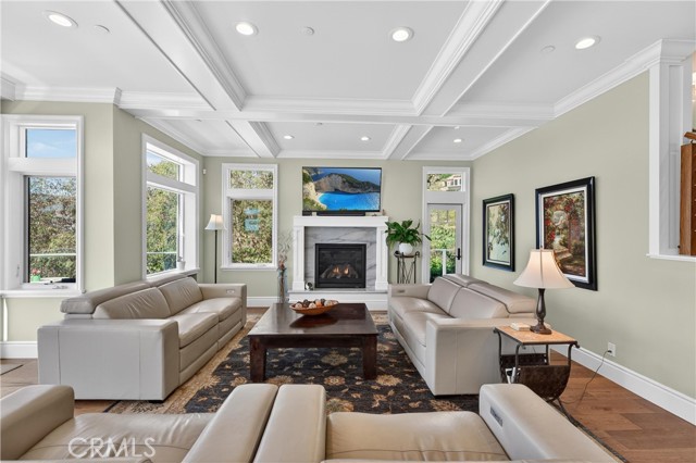 Detail Gallery Image 17 of 74 For 405 Blumont St, Laguna Beach,  CA 92651 - 5 Beds | 6/1 Baths