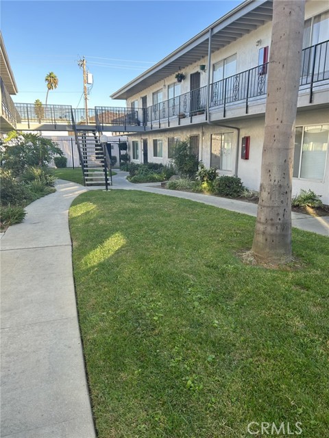 Image 2 for 5530 Ackerfield Ave #211, Long Beach, CA 90805