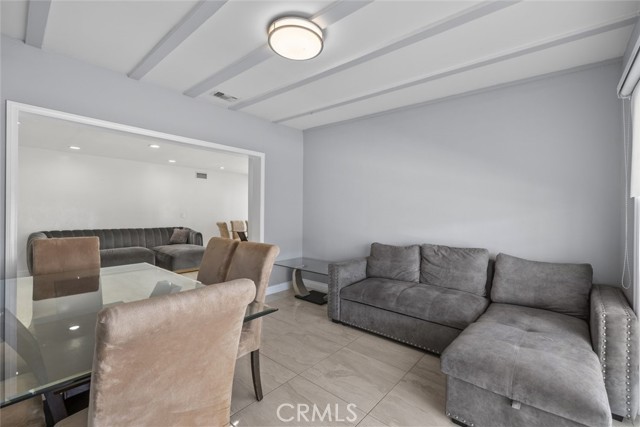 Detail Gallery Image 14 of 41 For 12628 Stagg St, North Hollywood,  CA 91605 - 4 Beds | 2 Baths