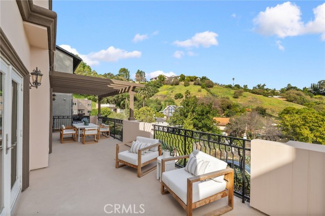 Detail Gallery Image 22 of 25 For 823 Oneonta, South Pasadena,  CA 91030 - 4 Beds | 3 Baths