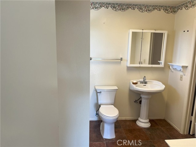 Detail Gallery Image 10 of 19 For 28957 Glen Oaks Dr, Menifee,  CA 92586 - 2 Beds | 2 Baths