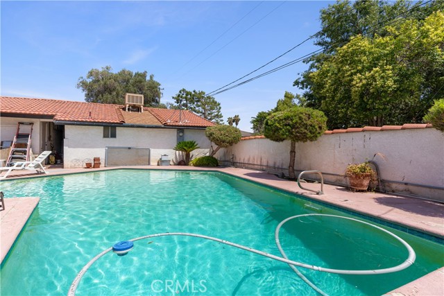 3419 Crest Drive, Bakersfield CA: https://media.crmls.org/medias/a45e0cc7-deee-4c71-bfde-00f933f2cd3f.jpg