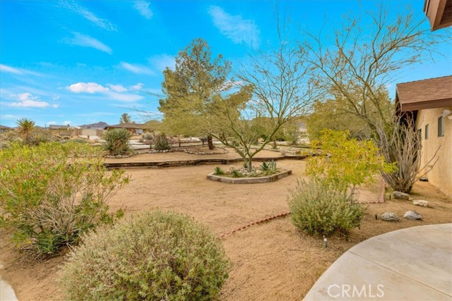 Detail Gallery Image 7 of 53 For 61746 Melton Trl, Joshua Tree,  CA 92252 - 2 Beds | 2 Baths