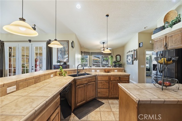8328 Chateau Road, Phelan CA: https://media.crmls.org/medias/a45fe276-7047-43c2-a550-12e83558be4a.jpg