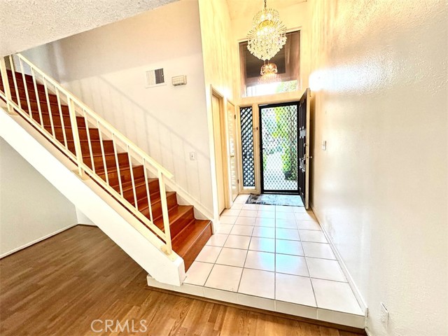 Detail Gallery Image 4 of 31 For 17241 Roscoe #16,  Northridge,  CA 91325 - 3 Beds | 3 Baths