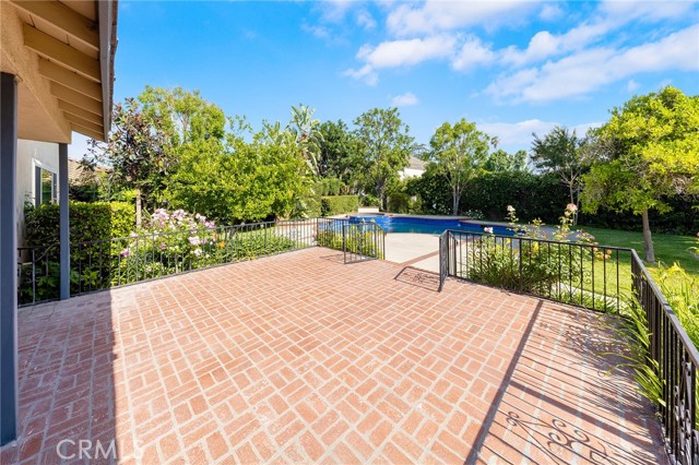 300 W Wistaria Avenue, Arcadia CA: https://media.crmls.org/medias/a4615bfb-669a-4379-acc6-3e0bd5eb79c6.jpg