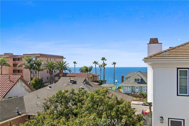 700 Esplanade, Redondo Beach, California 90277, 2 Bedrooms Bedrooms, ,2 BathroomsBathrooms,Residential,Sold,Esplanade,SB21226099