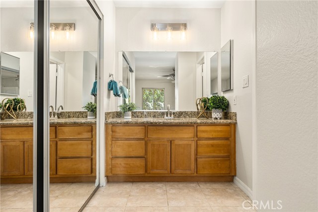 Detail Gallery Image 25 of 38 For 1345 Cabrillo Park Dr #L06,  Santa Ana,  CA 92701 - 2 Beds | 2 Baths