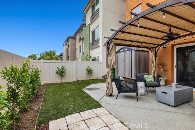 12039 Stanley Park Court, Hawthorne CA: https://media.crmls.org/medias/a4624edf-e8d8-48a5-a614-96178b0fb972.jpg