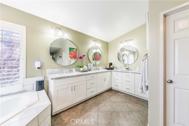 17 Ponte Brava, Lake Elsinore CA: https://media.crmls.org/medias/a4628165-b6ee-4306-b937-55b06eba4328.jpg