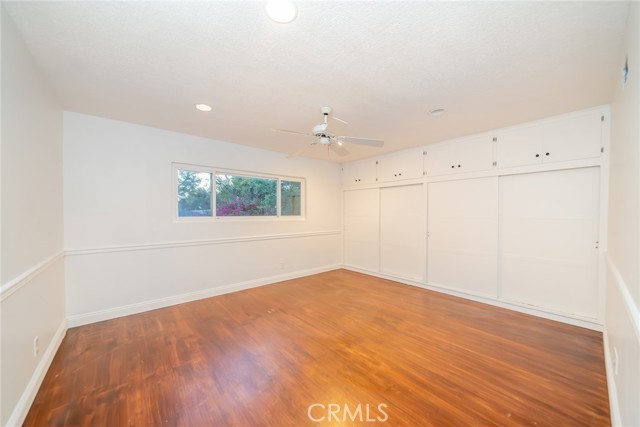 533 Via Vista Dr, Redlands CA: https://media.crmls.org/medias/a464404b-090f-4023-8383-95c470743891.jpg