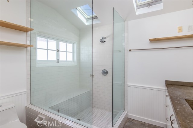 Detail Gallery Image 31 of 38 For 243 Windward, Venice,  CA 90291 - 2 Beds | 2 Baths