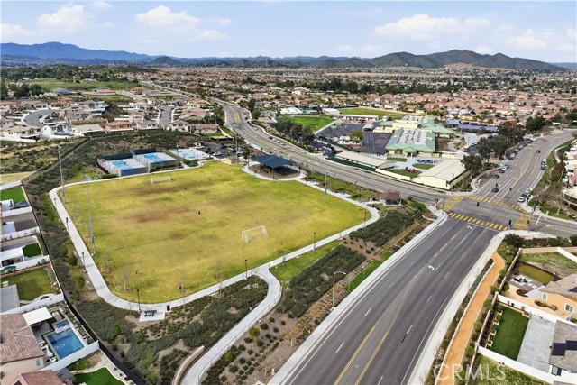 Detail Gallery Image 38 of 40 For 30994 Douglas Crest, Menifee,  CA 92584 - 4 Beds | 3 Baths