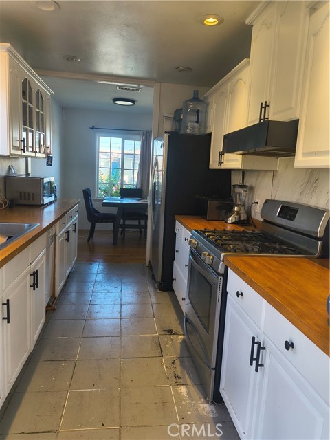 Detail Gallery Image 8 of 22 For 1616 W Palmer, Compton,  CA 90220 - 3 Beds | 2 Baths