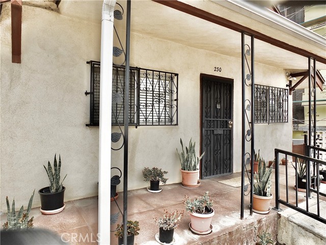 Detail Gallery Image 2 of 35 For 230 -230 1/2 N Alvarado St, Los Angeles,  CA 90026 - 2 Beds | 2 Baths