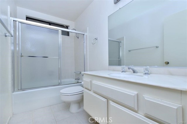 Detail Gallery Image 27 of 34 For 4061 Falling Leaf, Encino,  CA 91316 - 5 Beds | 4/1 Baths