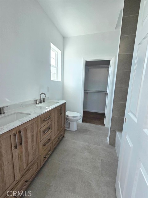 8431 Fontana St, Downey CA: https://media.crmls.org/medias/a467ec2a-76fc-4ed7-9992-4d0db7bd8923.jpg