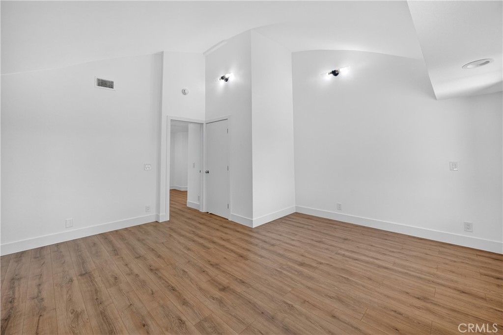 https://media.crmls.org/medias/a468b6c2-479d-490d-9b9d-3630e517e1e5.jpg?preset=X-Large