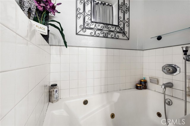 Detail Gallery Image 39 of 66 For 10626 Valley Spring #103,  Toluca Lake,  CA 91602 - 2 Beds | 2 Baths