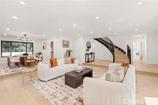 Detail Gallery Image 5 of 46 For 5340 Edgeware Dr, Calabasas,  CA 91301 - 5 Beds | 3 Baths