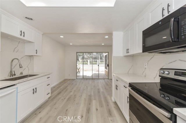 Detail Gallery Image 15 of 34 For 143 Stanford Ct #36,  Irvine,  CA 92612 - 2 Beds | 2/1 Baths