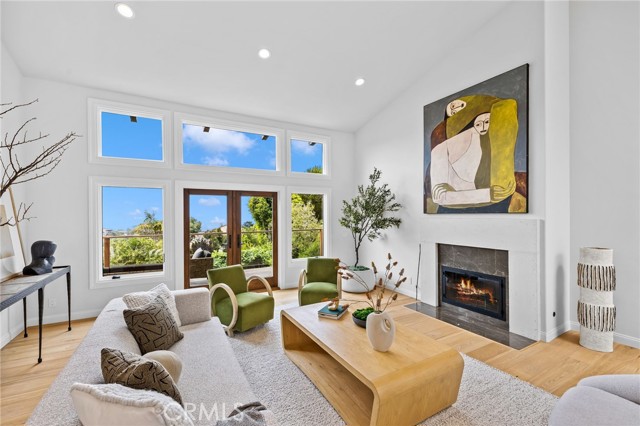 2335 Hillview Drive, Laguna Beach CA: https://media.crmls.org/medias/a46ad252-2df5-434d-b4ca-9d08a3e76d99.jpg