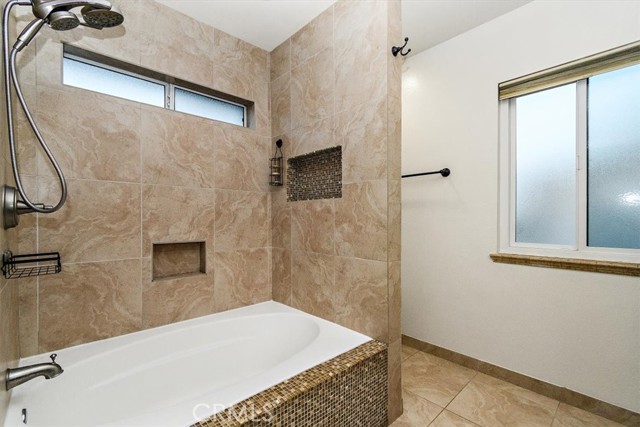 Detail Gallery Image 23 of 26 For 1908 Speyer, Redondo Beach,  CA 90278 - 3 Beds | 2/1 Baths