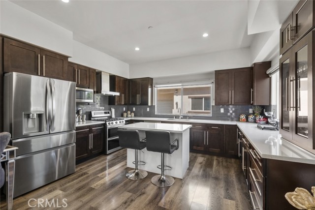 Detail Gallery Image 11 of 44 For 9237 Wakefield Ave #12,  Panorama City,  CA 91402 - 4 Beds | 3/1 Baths