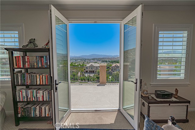 22348 Driftwood Court, Saugus CA: https://media.crmls.org/medias/a46be721-00ac-4ff0-bd74-d17c63383f9c.jpg