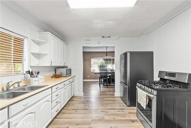 Detail Gallery Image 9 of 33 For 385 E. 17th St., San Bernardino,  CA 92404 - 3 Beds | 1 Baths