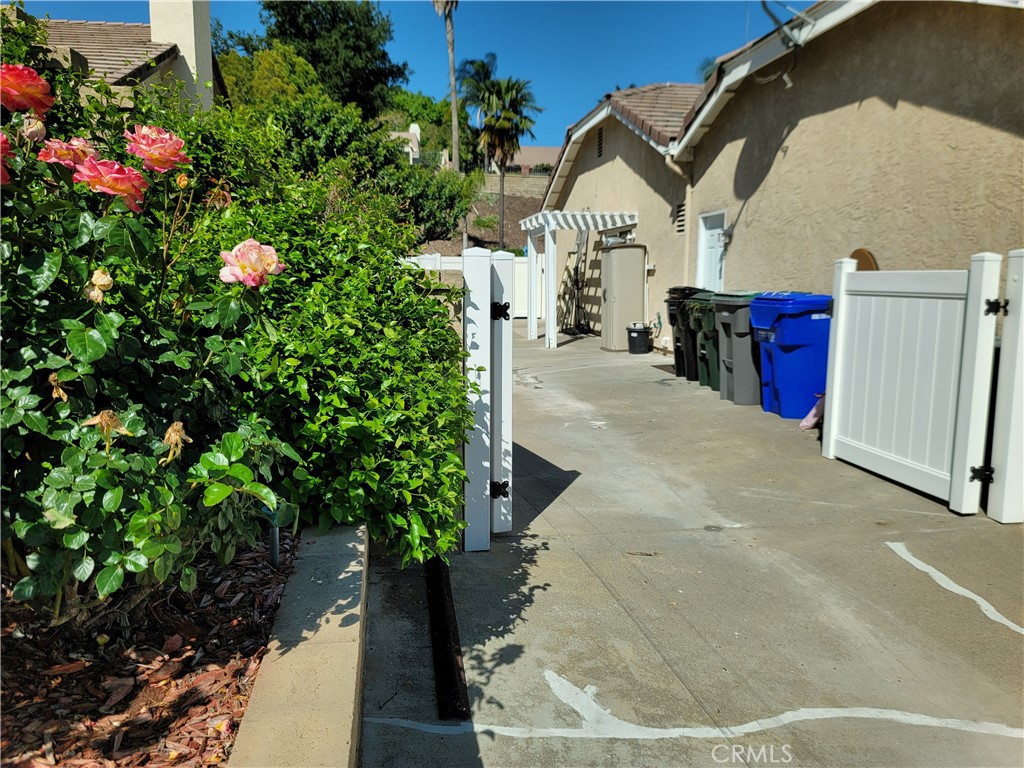 https://media.crmls.org/medias/a46d480f-1610-4d41-88e0-e6a2705fddb5.jpg?preset=X-Large