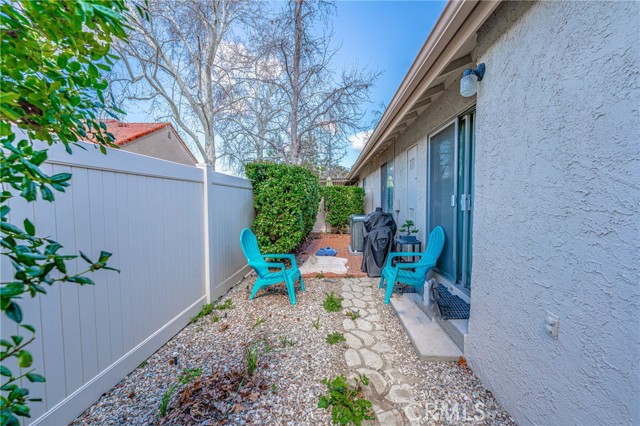 Detail Gallery Image 33 of 36 For 26212 Rainbow Glen Dr, Newhall,  CA 91321 - 2 Beds | 2 Baths