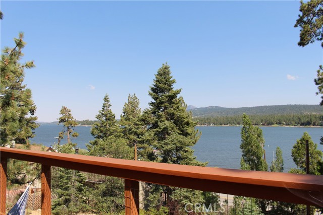 Detail Gallery Image 6 of 44 For 38532 N Shore Dr, Fawnskin,  CA 92333 - 3 Beds | 2/1 Baths