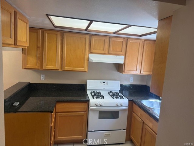 1022 Irving Avenue, 3 photo 7