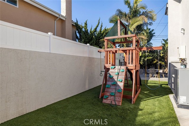 Detail Gallery Image 28 of 40 For 9141 Mahalo Dr, Huntington Beach,  CA 92646 - 6 Beds | 4 Baths