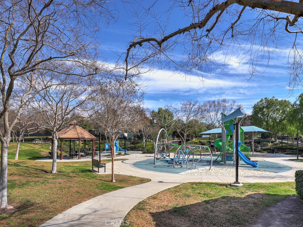 https://media.crmls.org/medias/a46f07df-2795-4806-a50a-d7e4163409aa.jpg?preset=X-Large