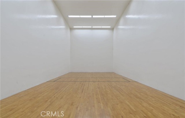 Detail Gallery Image 48 of 52 For 18146 Oxnard #48,  Tarzana,  CA 91356 - 3 Beds | 2/1 Baths