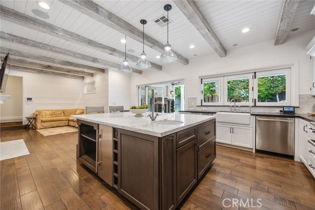 Detail Gallery Image 9 of 37 For 12722 Halkirk St, Studio City,  CA 91604 - 5 Beds | 5 Baths