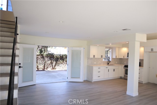Detail Gallery Image 8 of 27 For 10535 Myrtle St, Downey,  CA 90241 - 6 Beds | 6 Baths