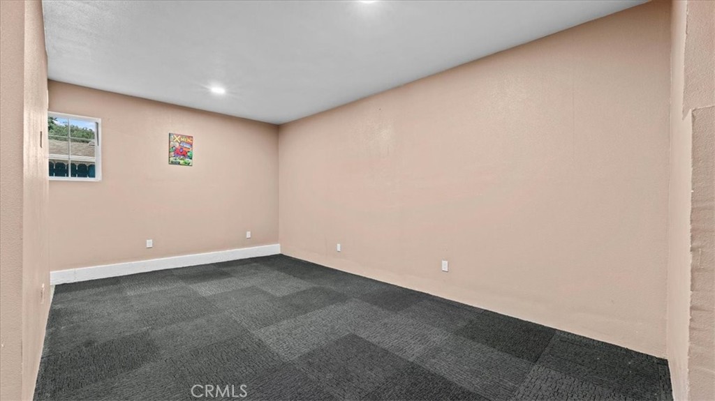 https://media.crmls.org/medias/a470d320-8319-4901-ab34-8928c5683ca5.jpg?preset=X-Large