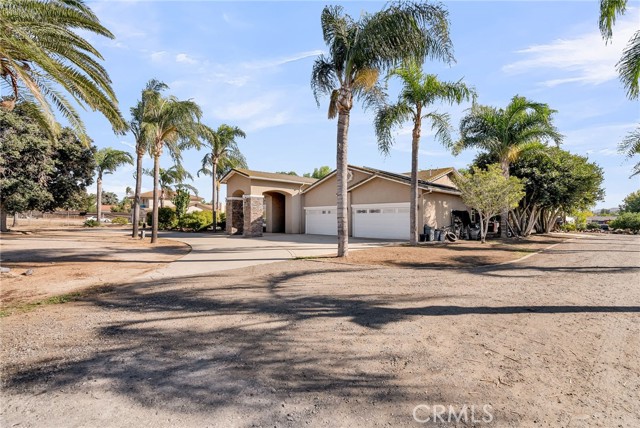 Detail Gallery Image 2 of 45 For 19855 Mariposa Ave, Riverside,  CA 92508 - 5 Beds | 3 Baths