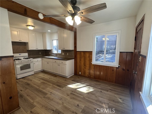 Detail Gallery Image 6 of 20 For 215 Western, Cedar Glen,  CA 92321 - 3 Beds | 1/1 Baths