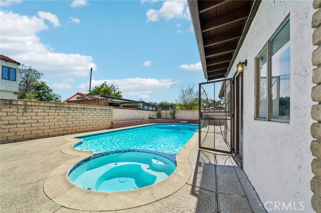 3098 N Arrowhead Avenue, San Bernardino CA: https://media.crmls.org/medias/a4725ac2-dfbb-4c26-8d68-9ade9f6984ca.jpg