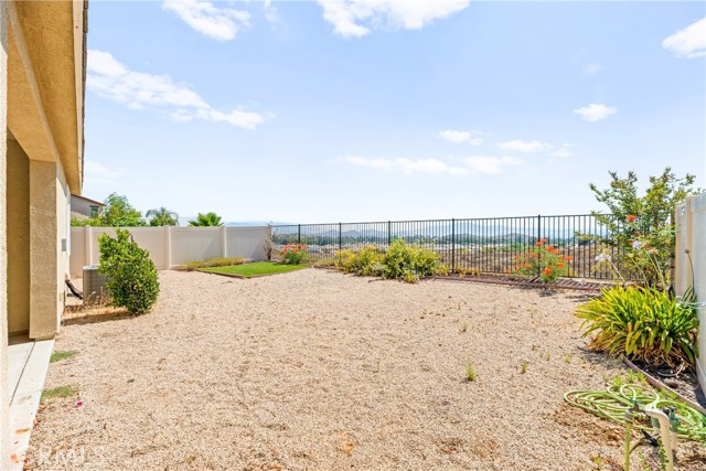 36432 Chervil Court, Lake Elsinore CA: https://media.crmls.org/medias/a4729d61-134b-481c-8e7a-1dc33bcbe93c.jpg