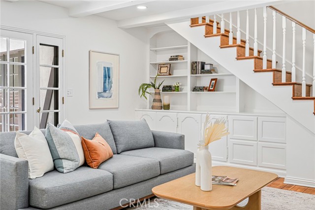 3975 Van Noord Avenue, Studio City CA: https://media.crmls.org/medias/a473fb20-66fb-468f-9522-345d7ac0b008.jpg