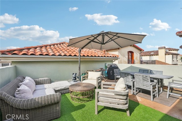 Detail Gallery Image 42 of 46 For 221 S Francisca Ave Unit a,  Redondo Beach,  CA 90277 - 3 Beds | 2/1 Baths