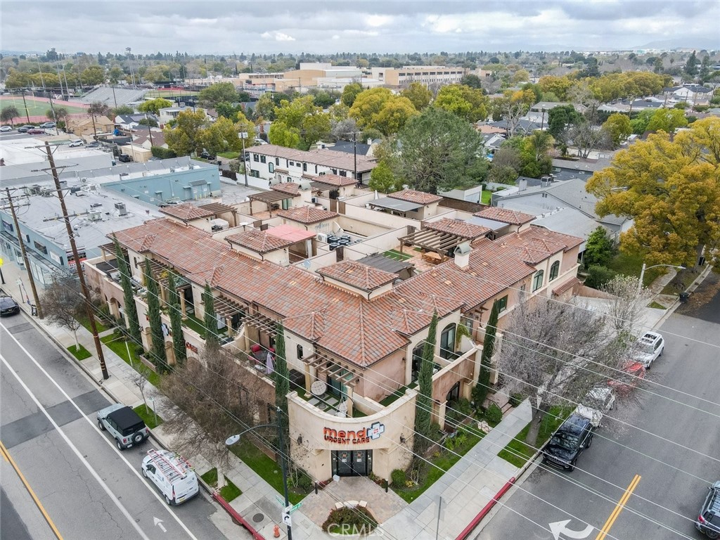 https://media.crmls.org/medias/a474ed77-cbfc-4efc-a790-856197012f86.jpg?preset=X-Large